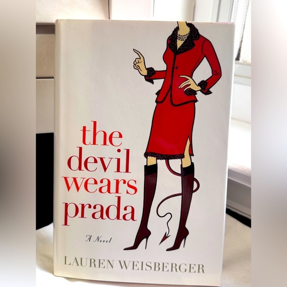 📚 Vintage 2003 The Devil Wears Prada Hard Cover Book - Great Collectors Item - Picture 2 of 16